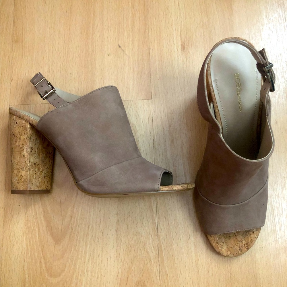 BCBG Generation Tan Nude Slingback Heeled Cork Sandals Size 10 Peep Toe Leather